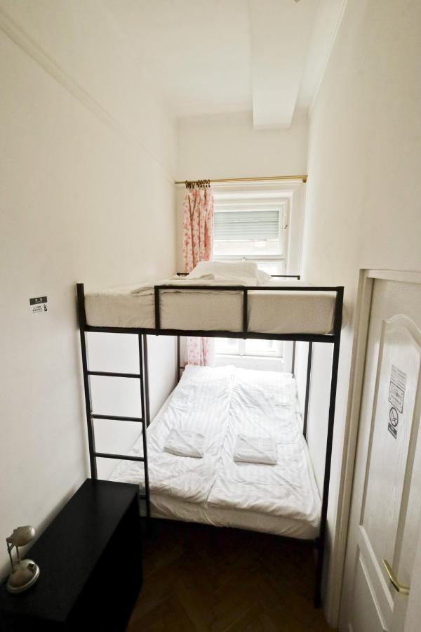 Center Apartment 5 Private Room For 19 People Budapest Kültér fotó