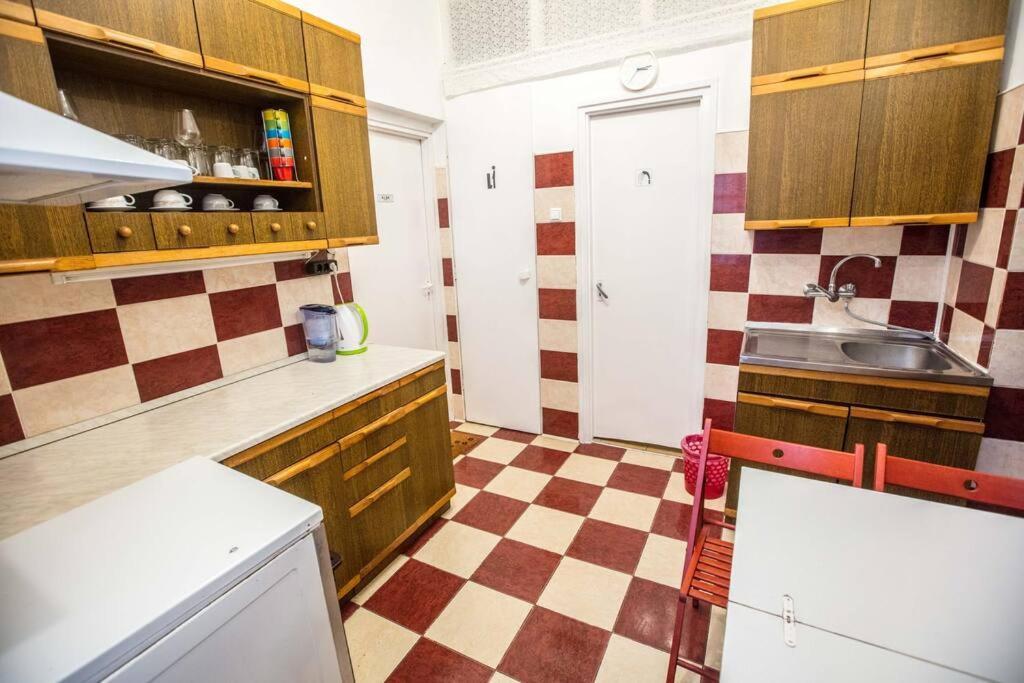 Center Apartment 5 Private Room For 19 People Budapest Kültér fotó