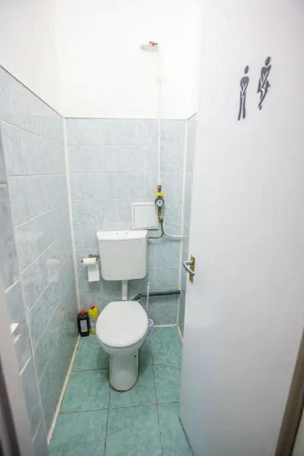 Center Apartment 5 Private Room For 19 People Budapest Kültér fotó