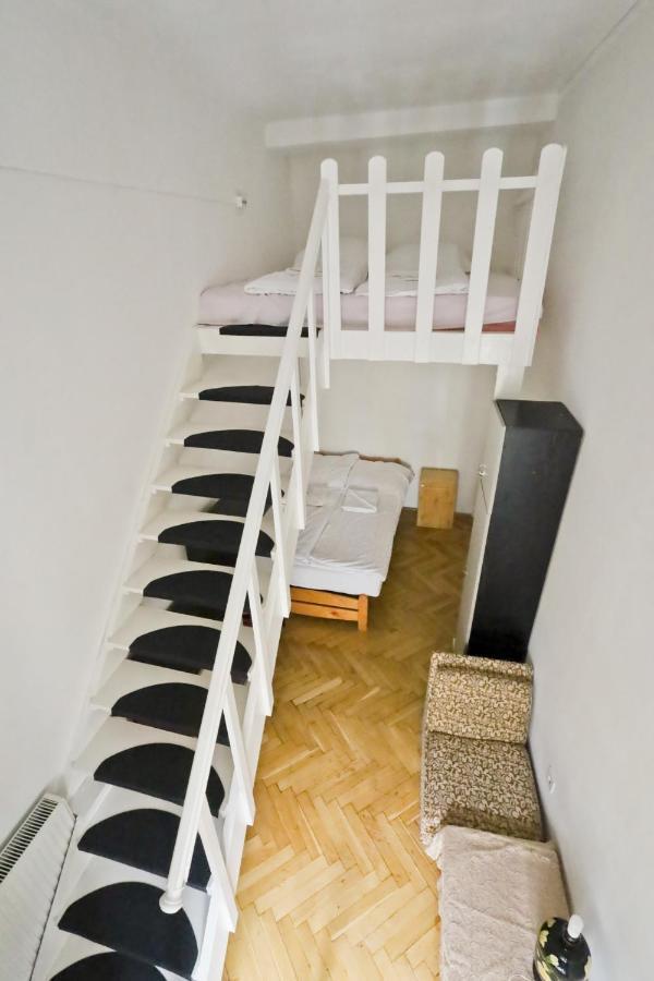Center Apartment 5 Private Room For 19 People Budapest Kültér fotó
