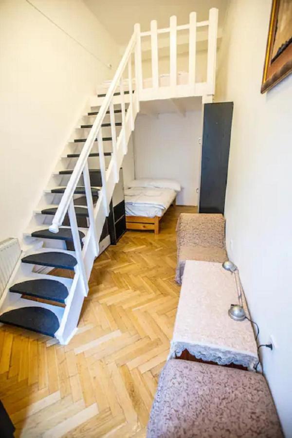 Center Apartment 5 Private Room For 19 People Budapest Kültér fotó
